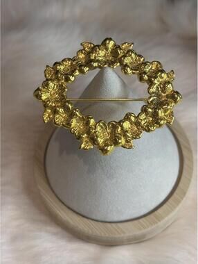 JBW Just the Right Thing Gold Floral Brooch